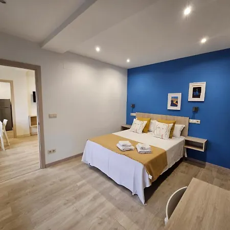 Inicia Avio * Saint-Jacques-de-Compostelle