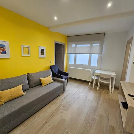 Inicia Avio * Saint-Jacques-de-Compostelle